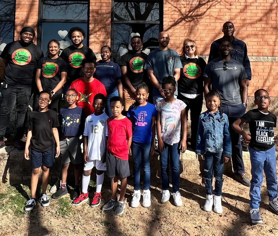 Struxure Dynamics STEM workshop with elementary students collaborating in small groups.